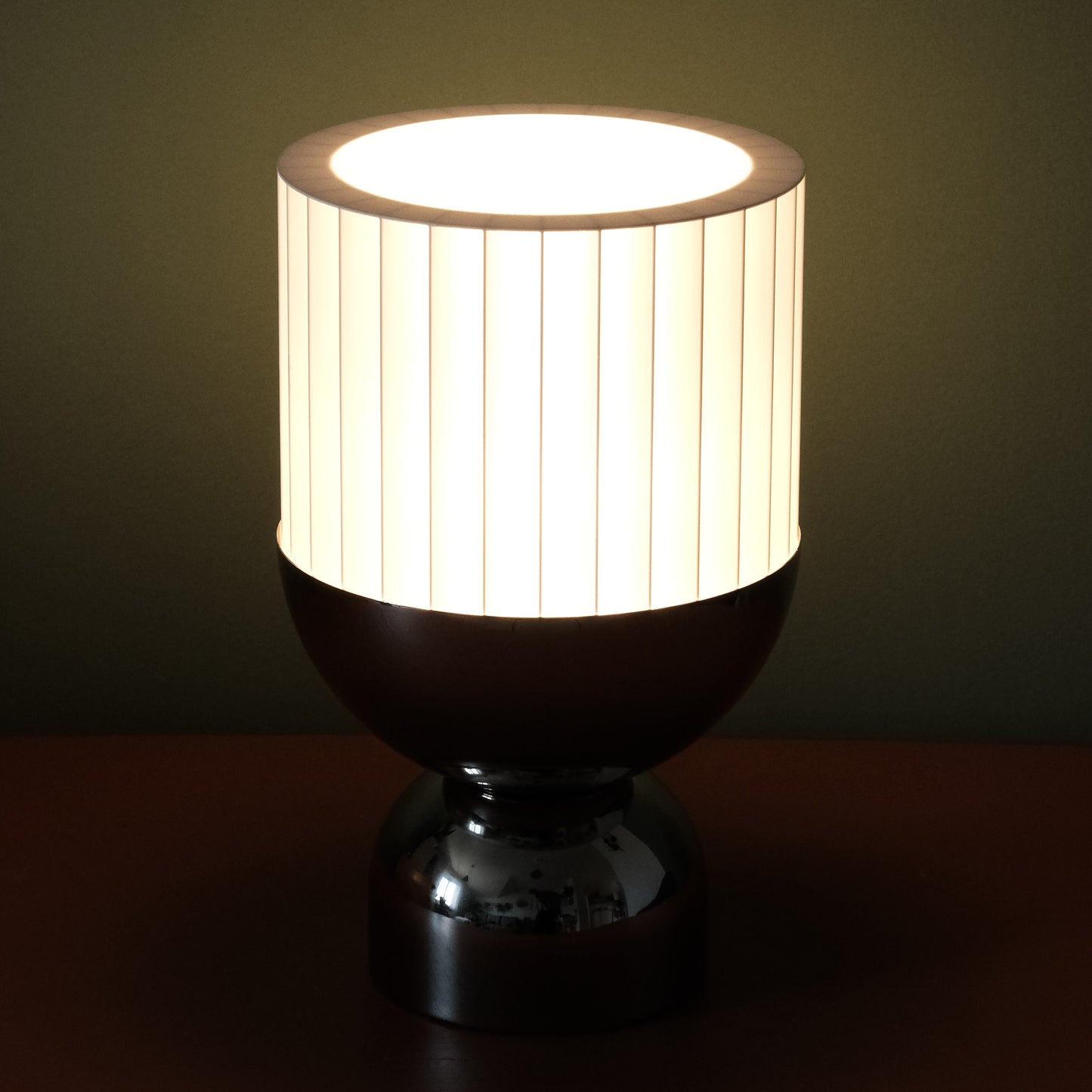 a lamp that is sitting on a table