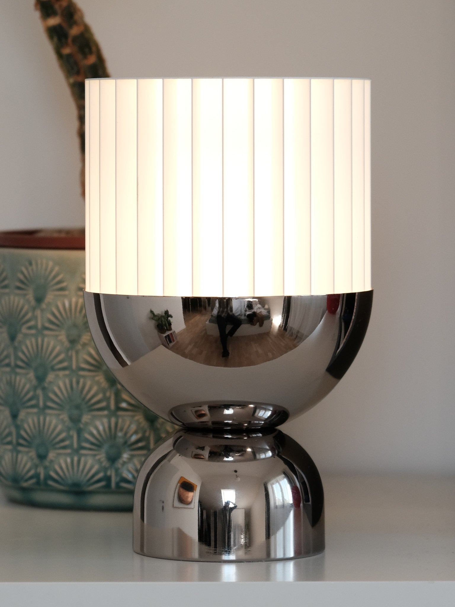 a lamp that is sitting on a table